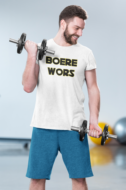 a man lifting weights wearing a white shirt with the words boere wors